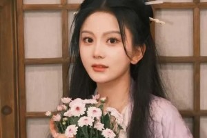 短剧小花马秋元：非科班学霸的演技逆袭之路