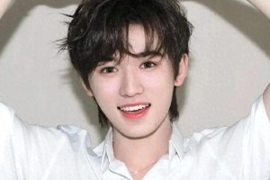 宋亚轩棕发争议：艺术生发型合规引热议