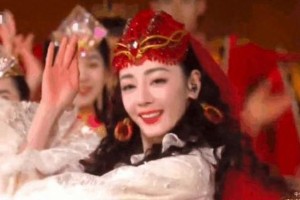 迪丽热巴《九万字》波浪舞视频惊艳全网