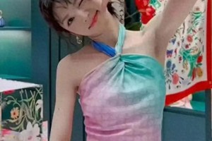 田曦薇挂脖吊带造型美出新高度