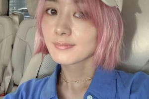 赵丽颖粉色短发引爆立夏 时尚突破引热议